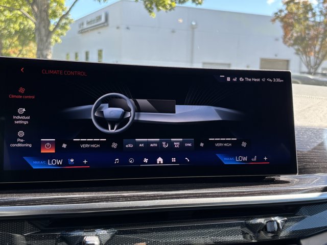 2026 BMW X7 xDrive40i Image 25 of 37