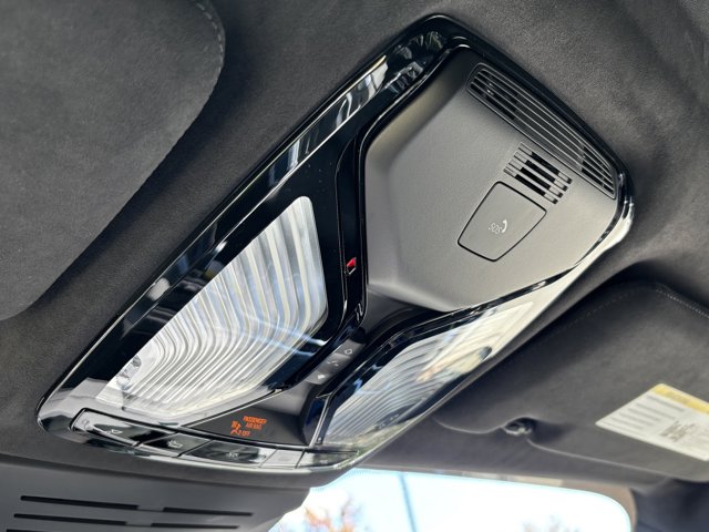 2026 BMW X7 xDrive40i Image 34 of 37