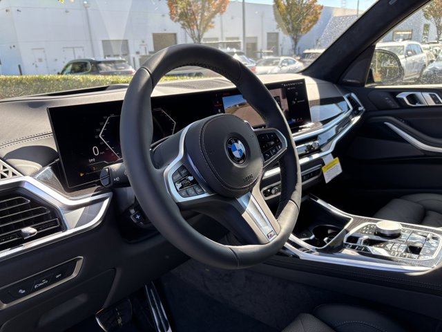 2026 BMW X7 xDrive40i Image 16 of 37