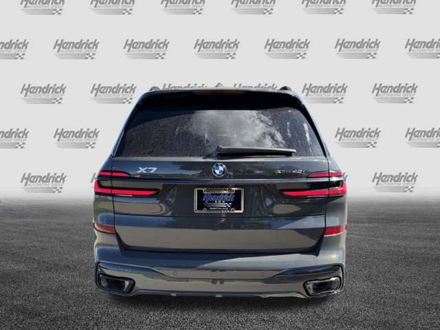 2026 BMW X7 xDrive40i Image 7 of 37