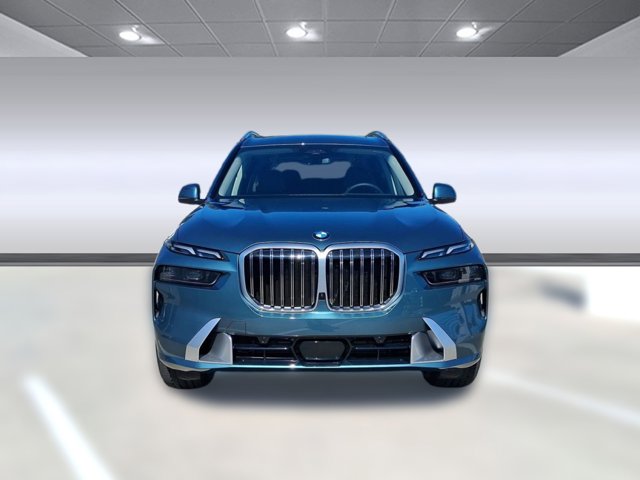 2026 BMW X7 xDrive40i Image 3 of 30