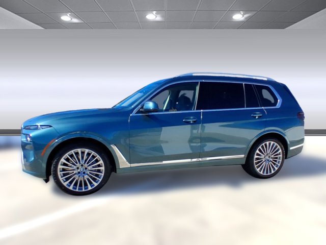 2026 BMW X7 xDrive40i Image 2 of 30
