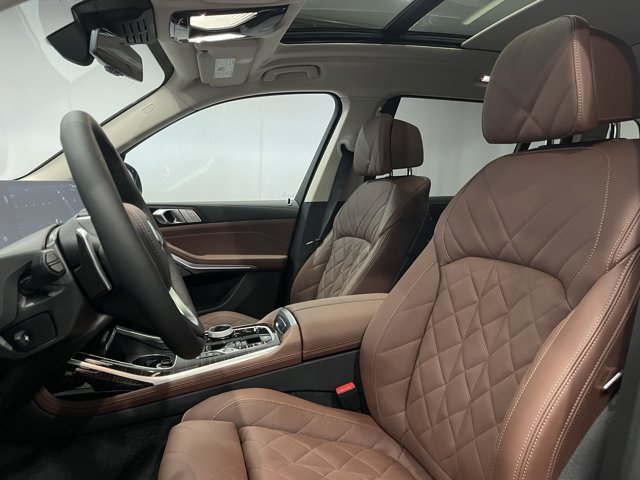 2026 BMW X7 xDrive40i Image 7 of 8