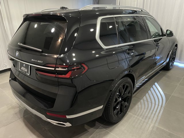 2026 BMW X7 xDrive40i Image 4 of 8