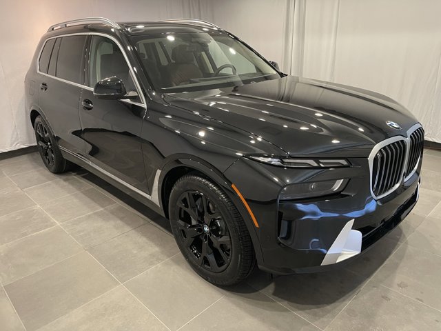 2026 BMW X7 xDrive40i Image 3 of 8