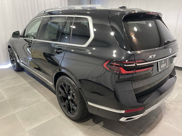 2026 BMW X7 xDrive40i Image 5 of 8