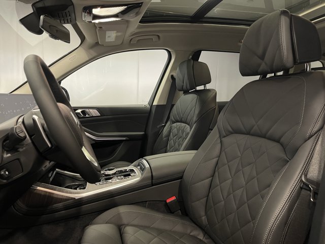 2026 BMW X7 xDrive40i Image 7 of 8