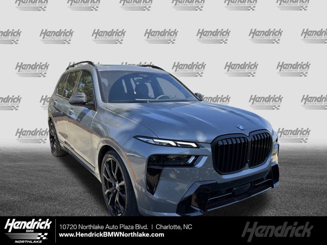 2026 BMW X7 xDrive40i Image 3 of 37