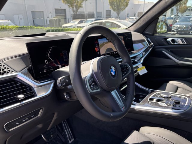 2026 BMW X7 xDrive40i Image 16 of 37