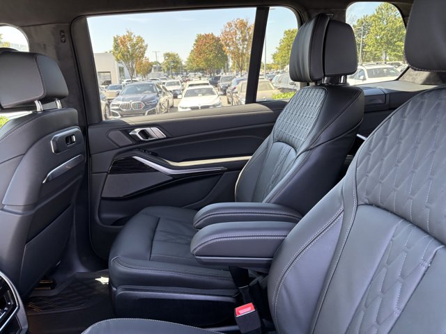 2026 BMW X7 xDrive40i Image 15 of 37