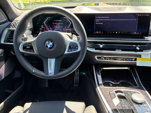 2026 BMW X7 xDrive40i Image 18 of 37