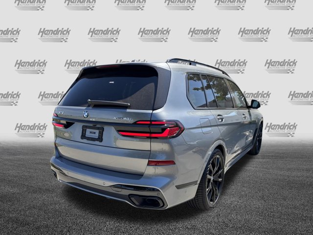 2026 BMW X7 xDrive40i Image 6 of 37