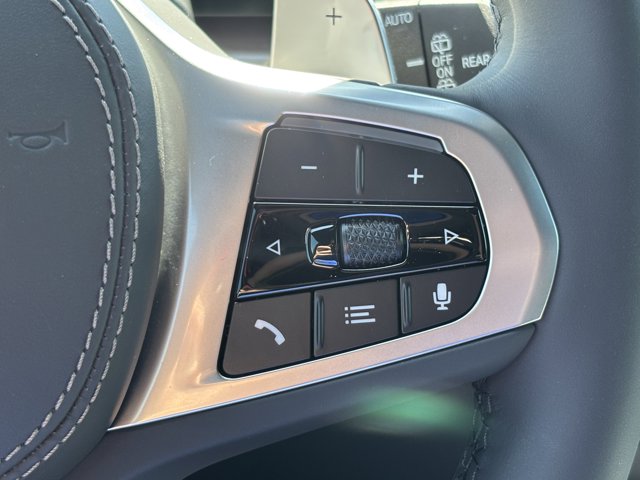 2026 BMW X7 xDrive40i Image 30 of 37