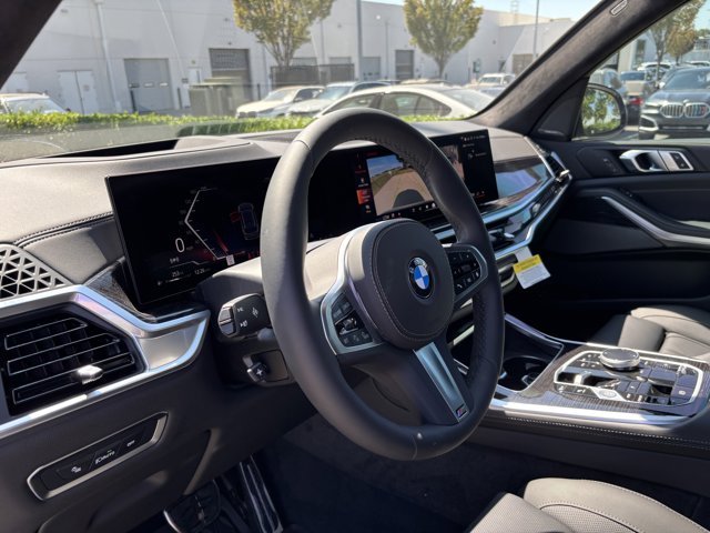 2026 BMW X7 xDrive40i Image 17 of 37