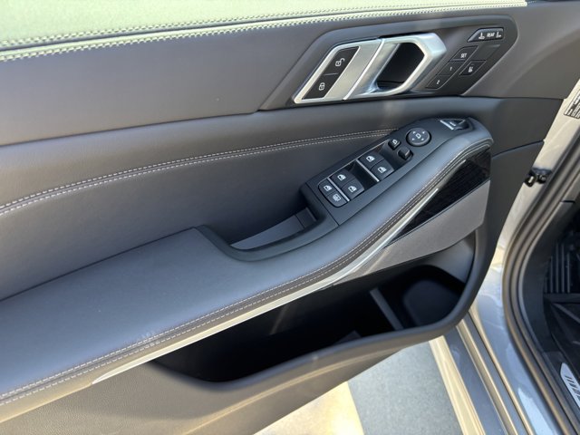 2026 BMW X7 xDrive40i Image 28 of 37