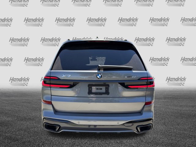 2026 BMW X7 xDrive40i Image 7 of 37