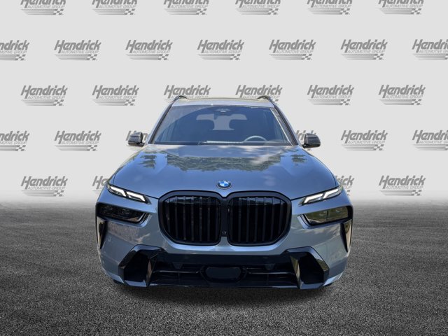 2026 BMW X7 xDrive40i Image 2 of 37