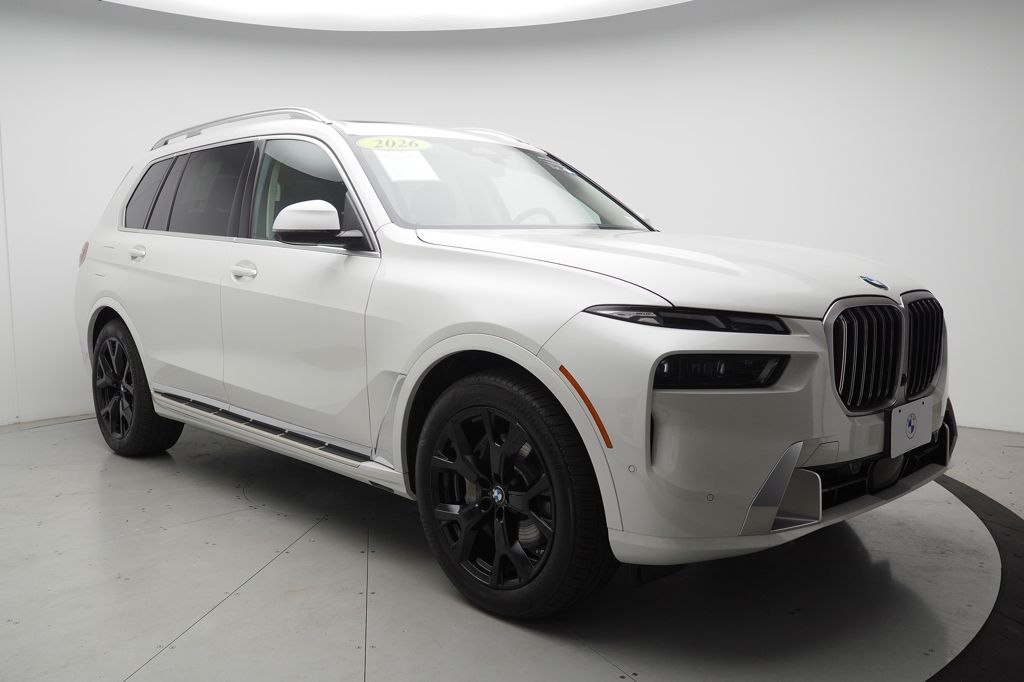 2026 BMW X7 xDrive40i Image 2 of 23