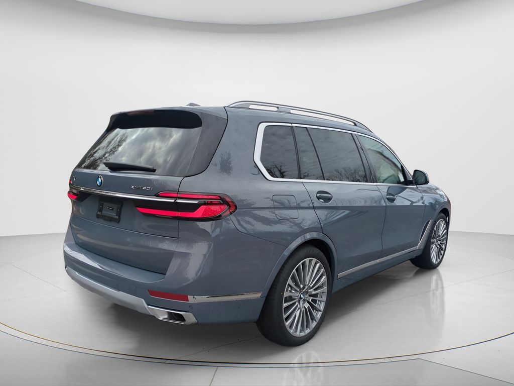 2026 BMW X7 xDrive40i Image 6 of 31