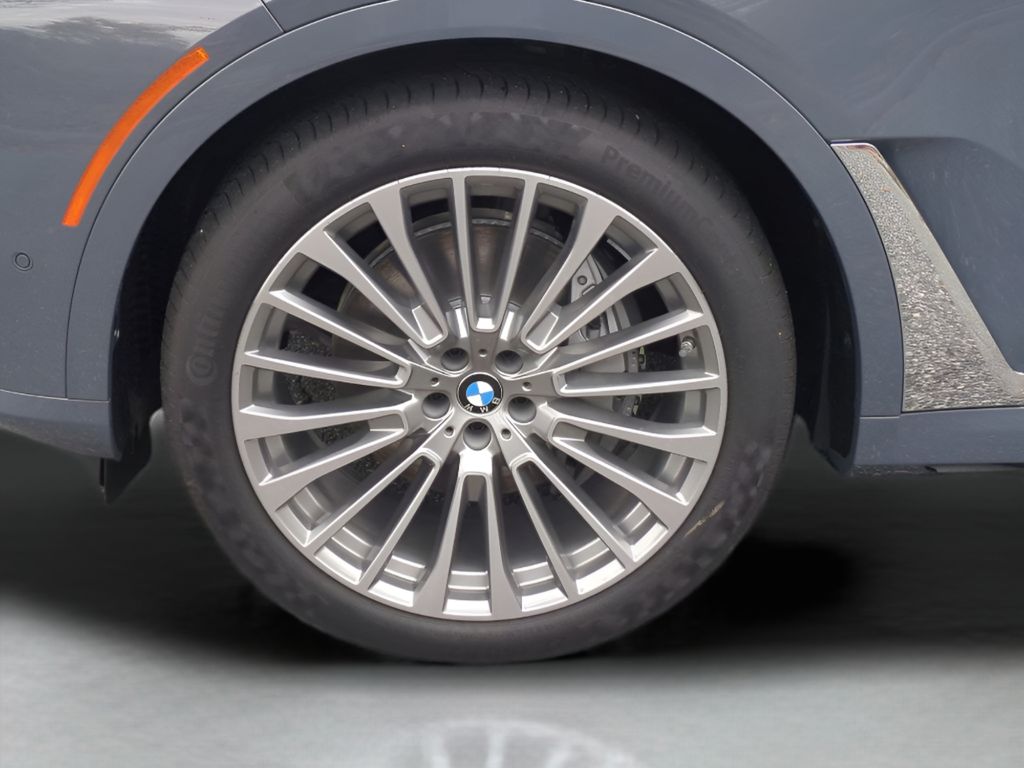 2026 BMW X7 xDrive40i Image 10 of 31