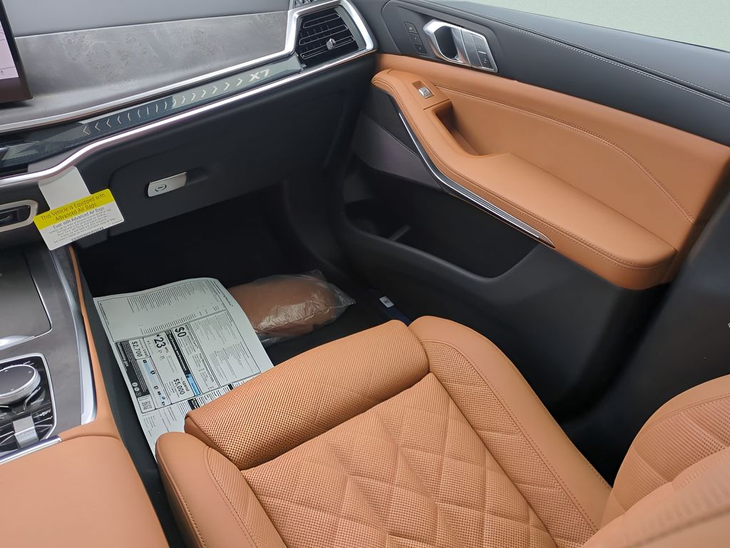 2026 BMW X7 xDrive40i Image 25 of 31