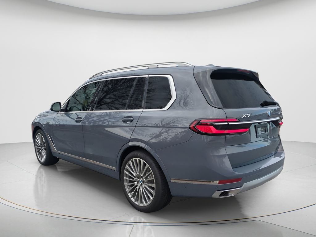 2026 BMW X7 xDrive40i Image 8 of 31