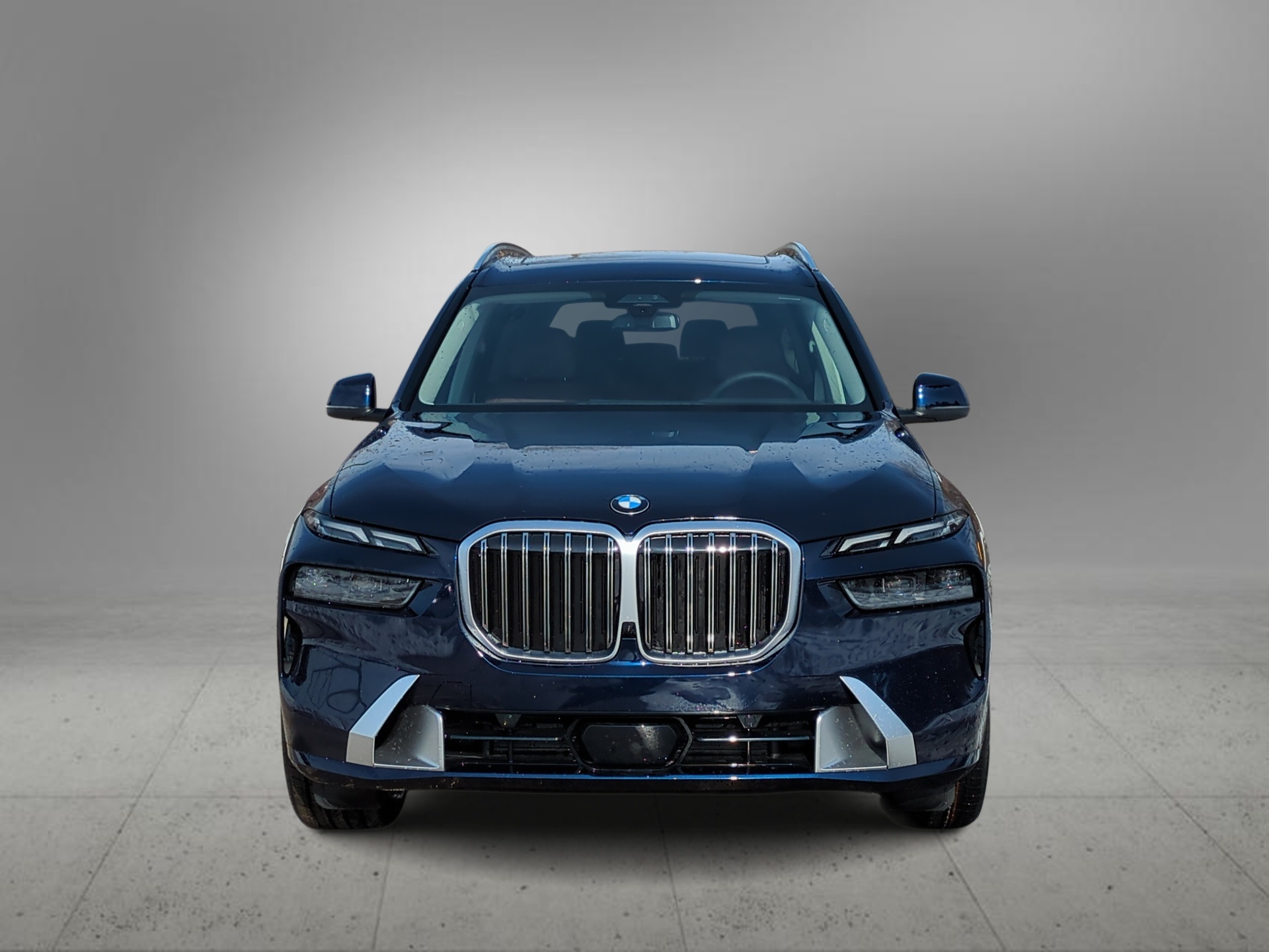 2026 BMW X7 xDrive40i Image 3 of 39