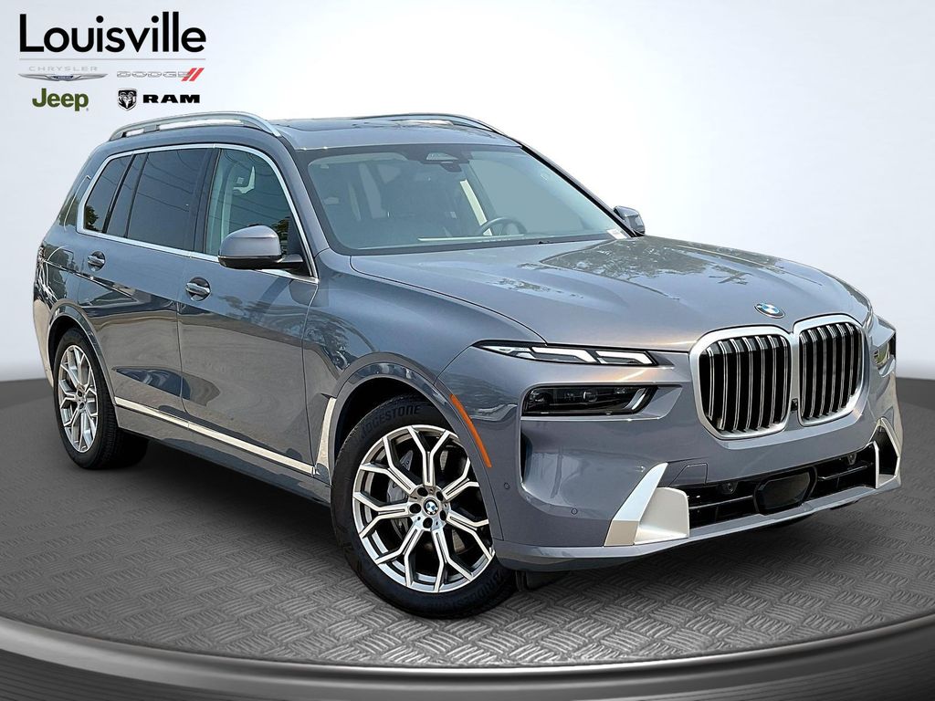 2026 BMW X7 xDrive40i Image 3 of 40