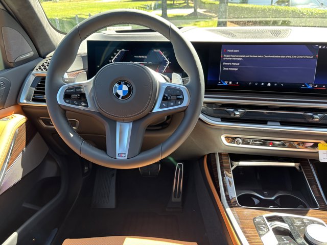2026 BMW X7 xDrive40i Image 16 of 37