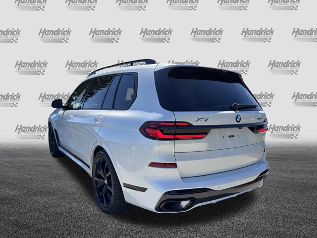 2026 BMW X7 xDrive40i Image 8 of 37