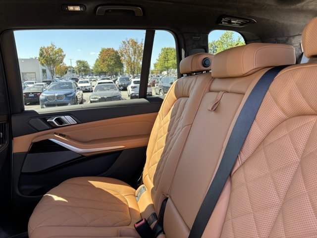 2026 BMW X7 xDrive40i Image 14 of 37