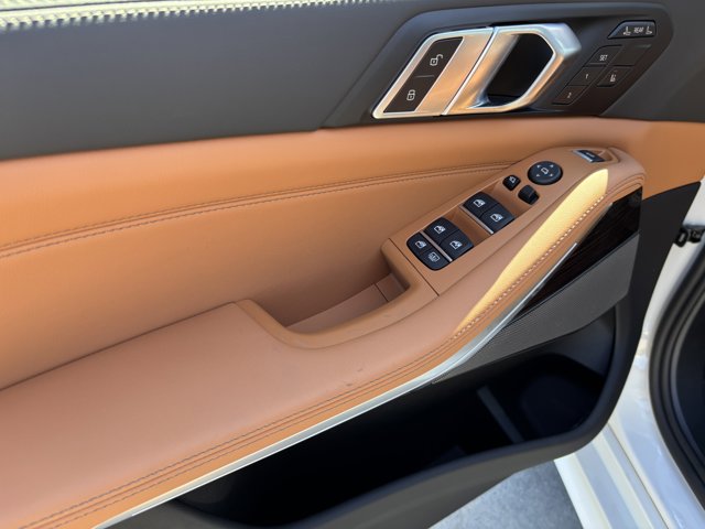 2026 BMW X7 xDrive40i Image 29 of 37