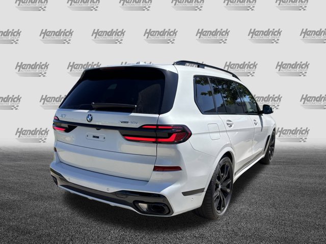 2026 BMW X7 xDrive40i Image 6 of 37