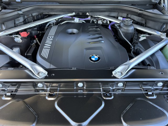 2026 BMW X7 xDrive40i Image 10 of 37