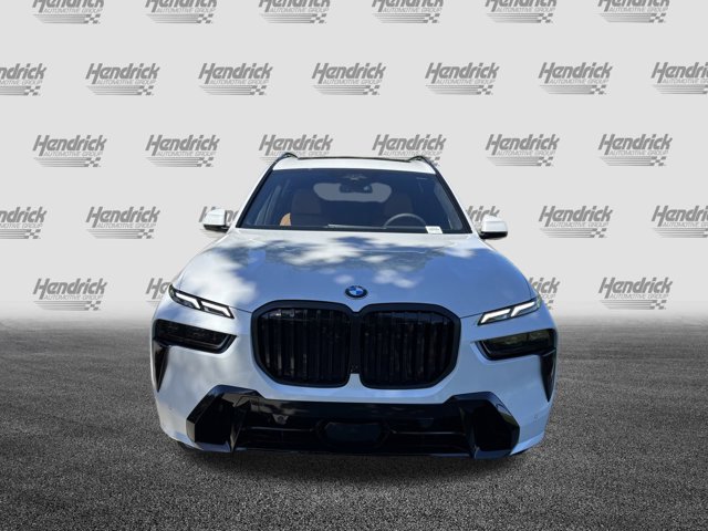 2026 BMW X7 xDrive40i Image 2 of 37