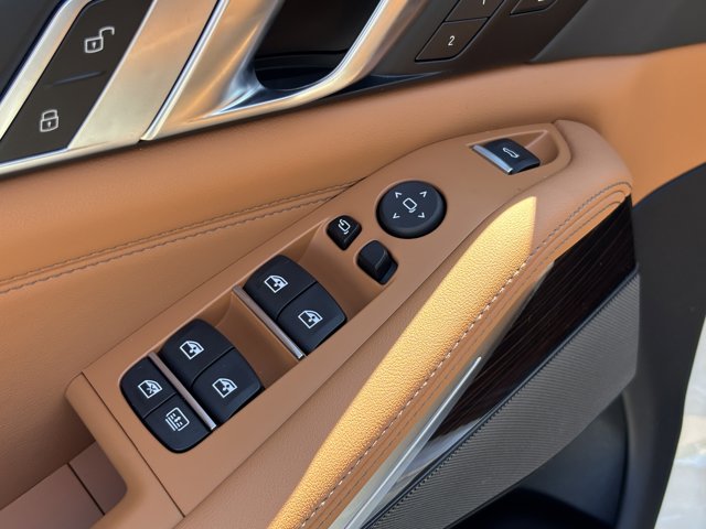 2026 BMW X7 xDrive40i Image 30 of 37