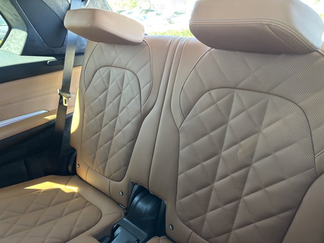 2026 BMW X7 xDrive40i Image 13 of 37