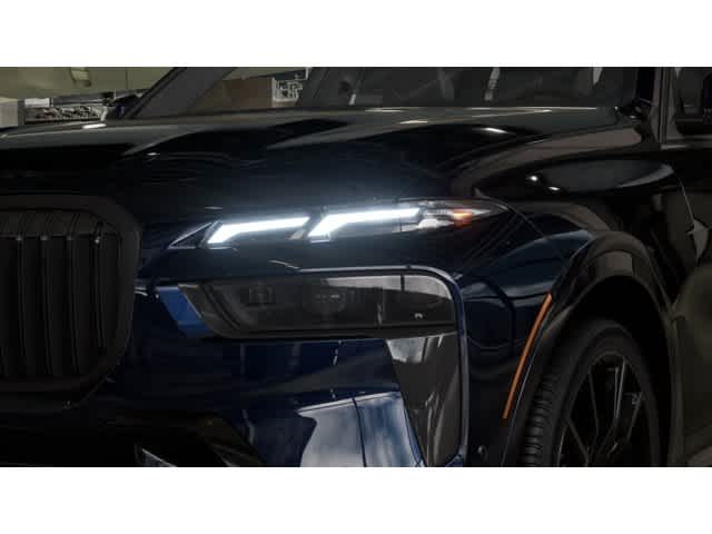 2026 BMW X7 xDrive40i Image 3 of 14