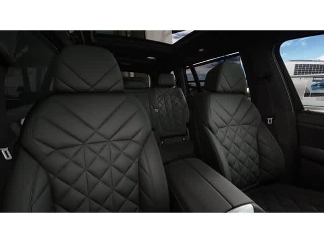 2026 BMW X7 xDrive40i Image 10 of 14