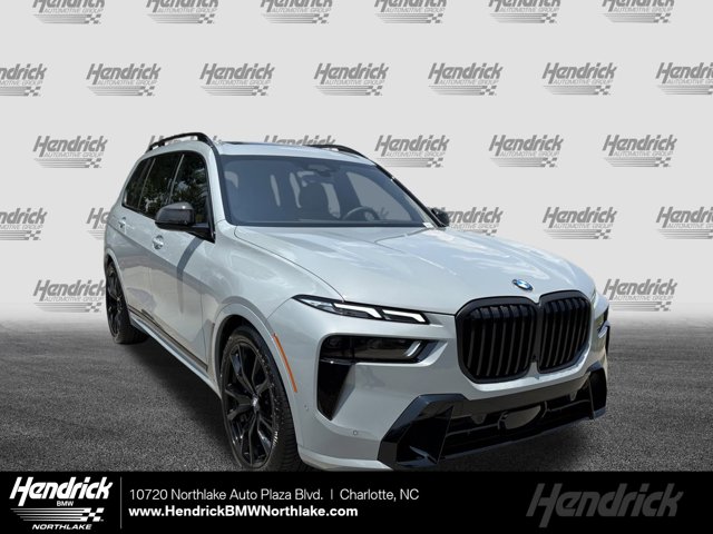 2026 BMW X7 xDrive40i Image 4 of 37