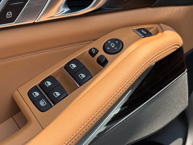 2026 BMW X7 xDrive40i Image 32 of 37