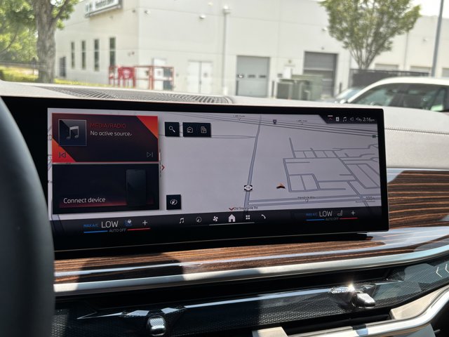 2026 BMW X7 xDrive40i Image 24 of 37