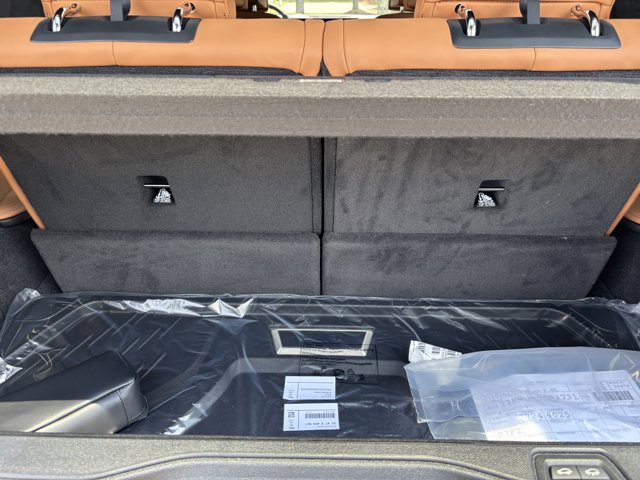 2026 BMW X7 xDrive40i Image 11 of 37