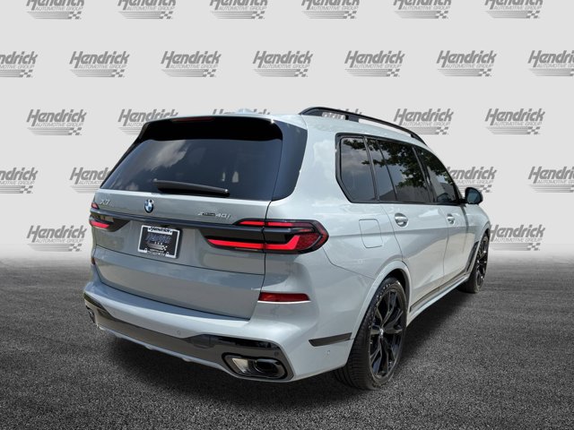 2026 BMW X7 xDrive40i Image 6 of 37