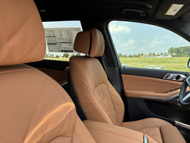 2026 BMW X7 xDrive40i Image 15 of 37