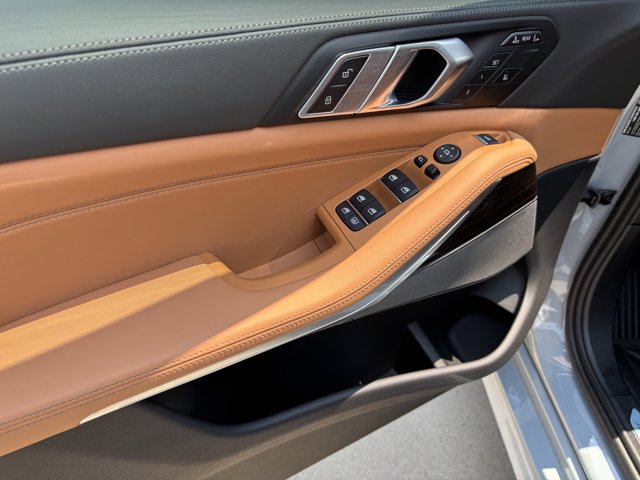 2026 BMW X7 xDrive40i Image 28 of 37