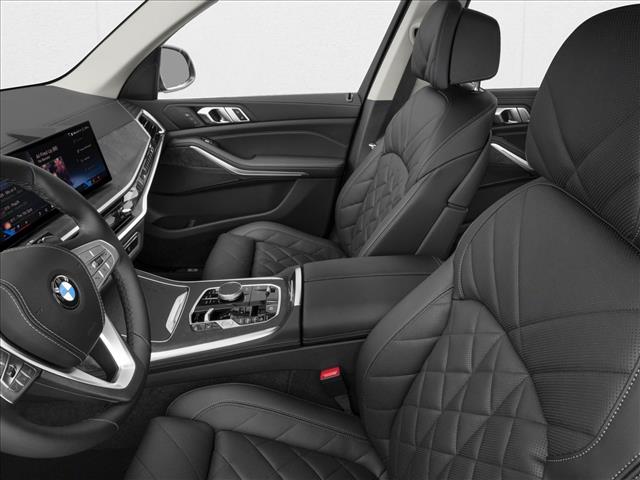 2026 BMW X7 xDrive40i Image 4 of 12