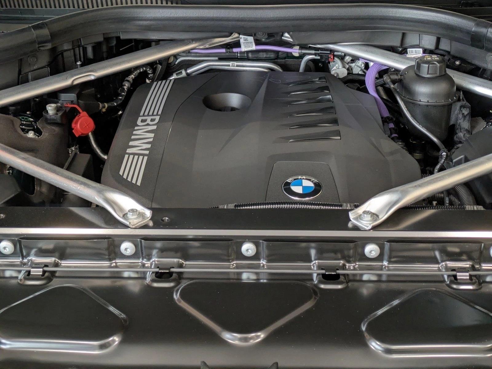 2026 BMW X7 xDrive40i Image 8 of 19