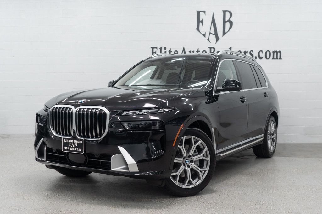 2026 BMW X7 xDrive40i Image 2 of 69