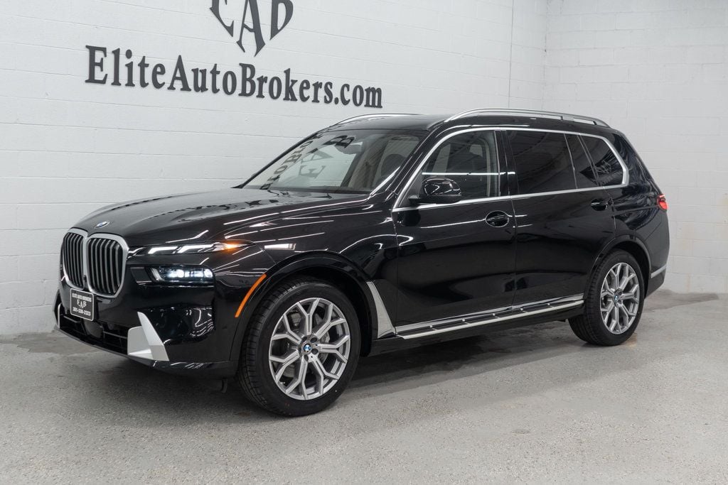 2026 BMW X7 xDrive40i Image 1 of 69